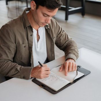 Gepersonaliseerde Orbitkey Compendium A5 - Zwart